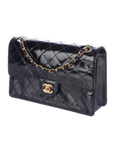 chanel flap bag patent leather